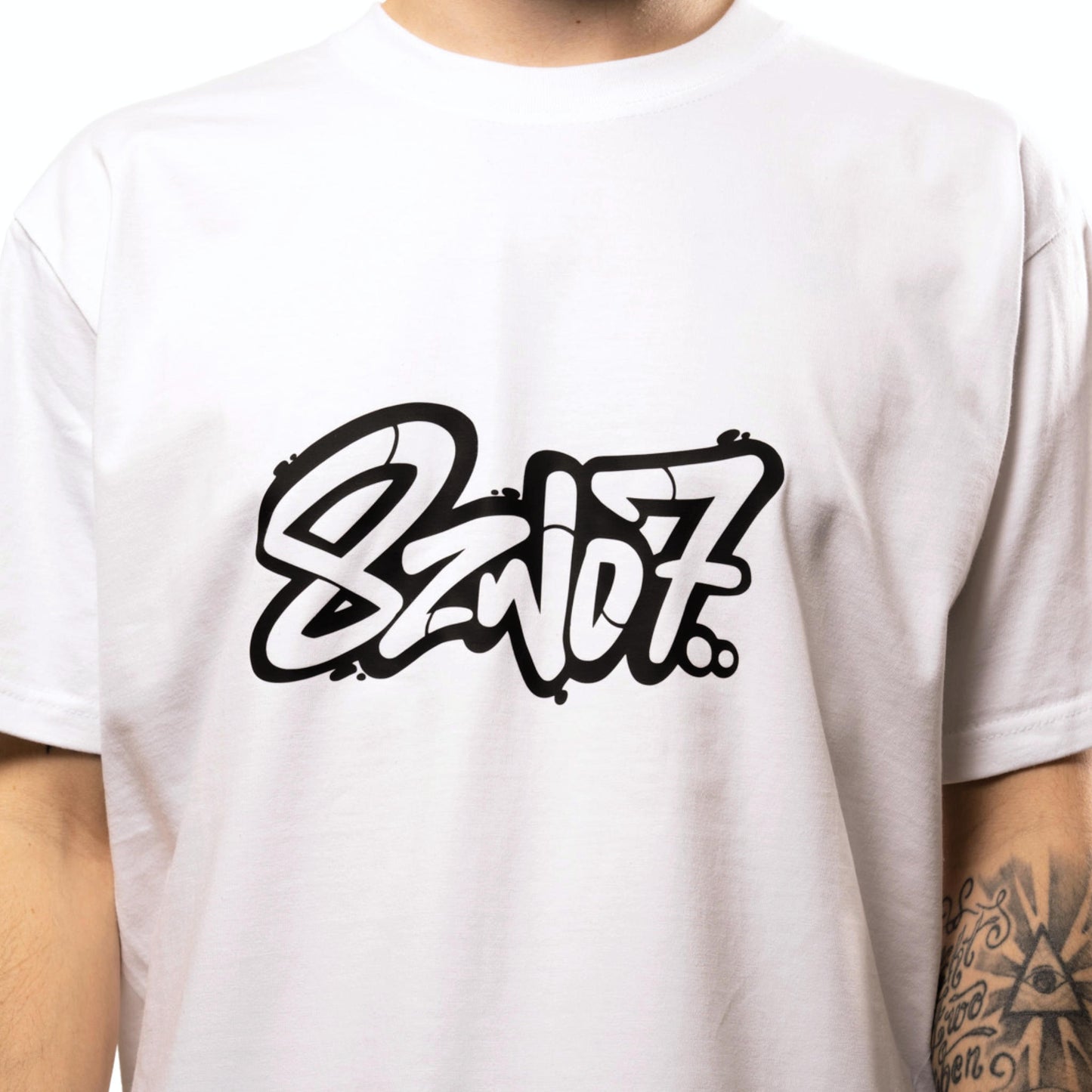 8ZWO7 - Collab T-Shirt (White)